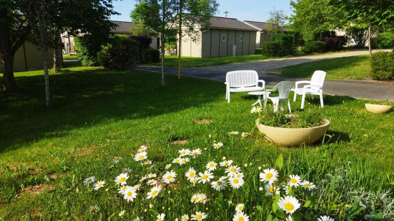 Complexe Touristique La Montagne Limousine 호텔 Chamberet 외부 사진