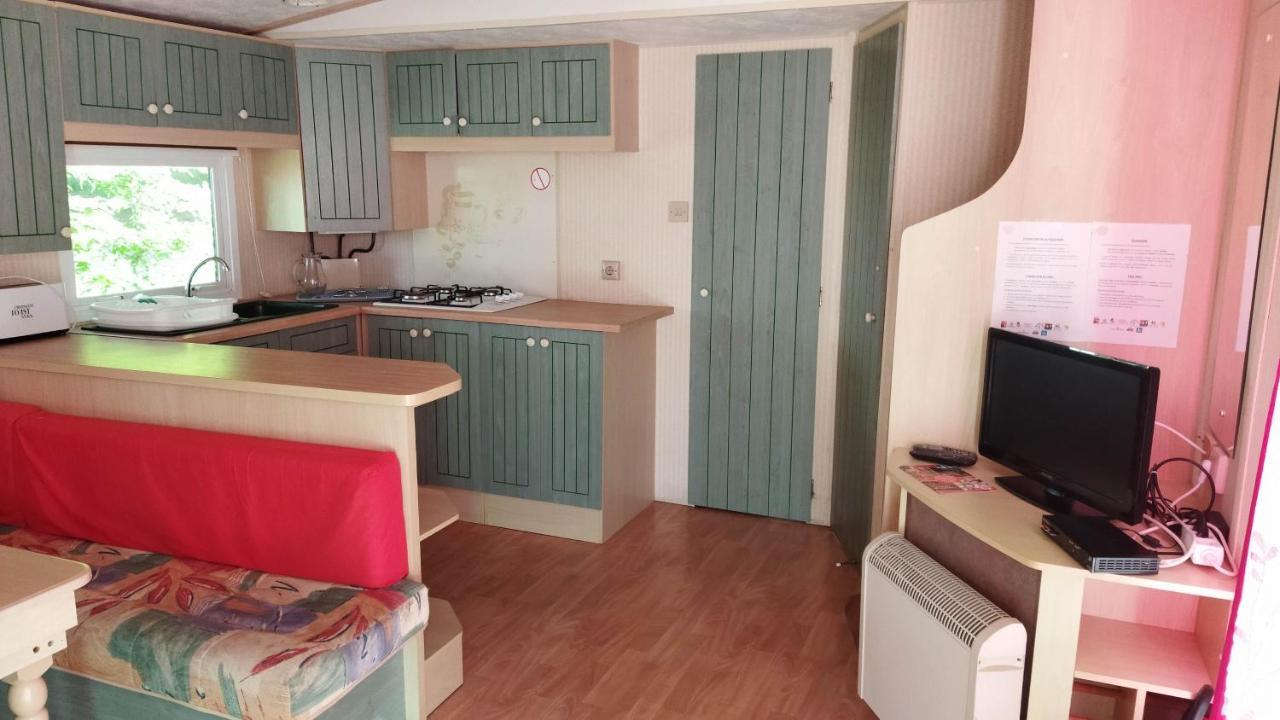 Complexe Touristique La Montagne Limousine 호텔 Chamberet 외부 사진